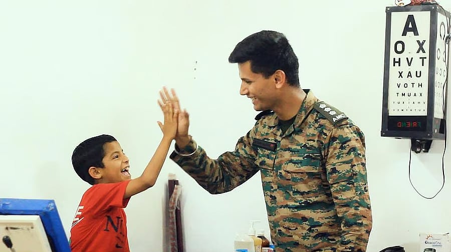 ಸೀಳು ತುಟಿಯಿಂದಾಗಿ 8 ವರ್ಷದಿಂದ ಮಾತನಾಡದ ಬಾಲಕನಿಗೆ ಮಾತು ಕಲಿಸಿದ ಸೇನಾ ವೈದ್ಯ