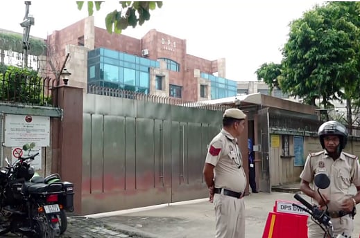 ದೆಹಲಿಯ 3 ಶಾಲೆಗಳಿಗೆ ಬಾಂಬ್ ಬೆದರಿಕೆ ಇ–ಮೇಲ್‌; ಆಂತಕಗೊಂಡ ವಿದ್ಯಾರ್ಥಿಗಳು