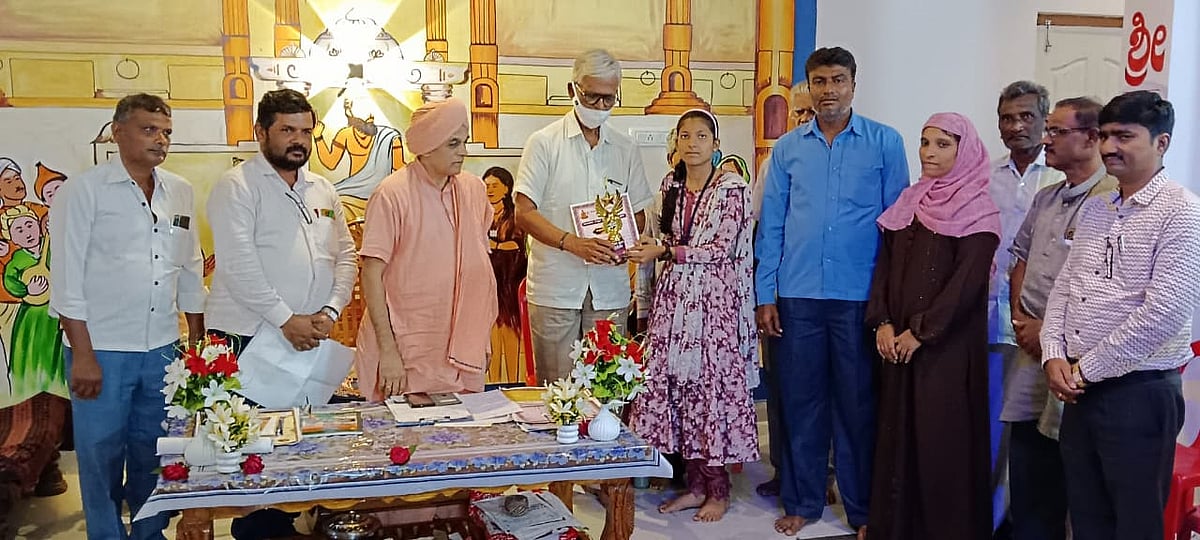 ವಚನ ಕಂಠಪಾಠ: 126 ವಚನ ಹೇಳಿದ ಮುಸ್ಲಿಂ ಬಾಲಕಿಗೆ ಪ್ರಥಮ ಬಹುಮಾನ