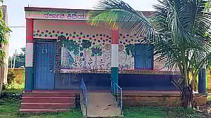 ಚಿಂತಾಮಣಿ: ಶಾಲೆ ಸ್ವಚ್ಛತೆ ಯಾರ ಹೊಣೆ?