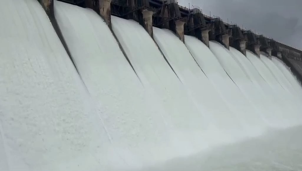 ಲಿಂಗನಮಕ್ಕಿ ಜಲಾಶಯದಿಂದ ಶರಾವತಿ ನದಿಗೆ 15 ಸಾವಿರ ಕ್ಯುಸೆಕ್ ನೀರು ಬಿಡುಗಡೆ