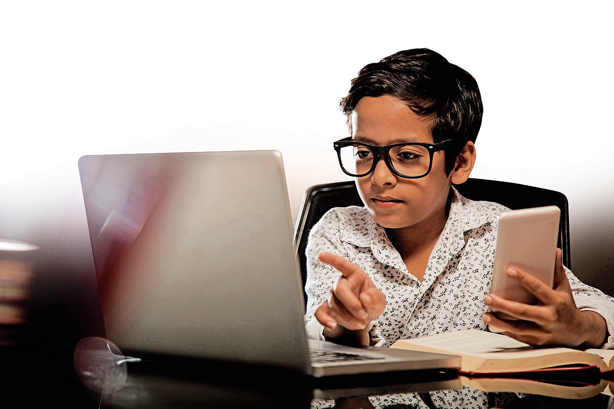 ಅತಿಯಾದ ಮೊಬೈಲ್ ಅವಲಂಬನೆ: ಮಕ್ಕಳನ್ನು ಕಾಡಲಾರಂಭಿಸಿದ ದೃಷ್ಟಿದೋಷ