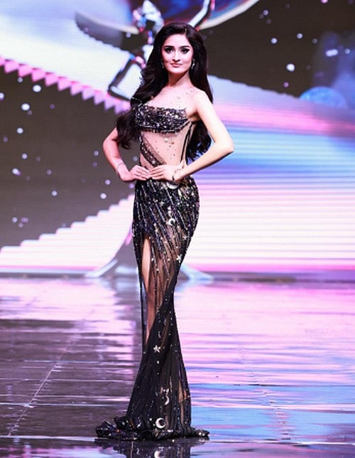 ಮಣಿಕಾ ವಿಶ್ವಕರ್ಮ ಮುಡಿಗೆ 'ಮಿಸ್ ಯೂನಿವರ್ಸ್ ಇಂಡಿಯಾ 2025' ಕಿರೀಟ