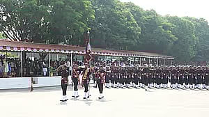 ಹಿರಿಯೂರು: ಪಥಸಂಚಲನಕ್ಕೆ ನಾಗರಹಾವು ಚಲನಚಿತ್ರದ ಹಾಡು