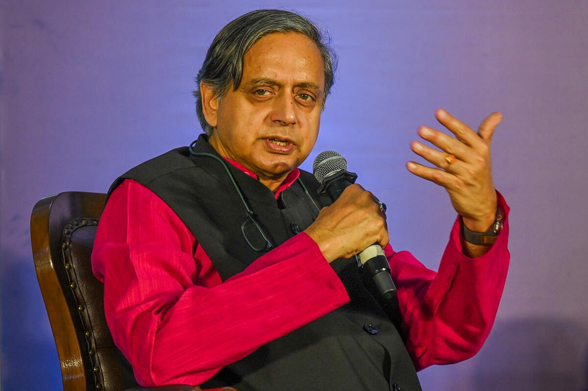 ಸಂಘಟನೆಯನ್ನು ಮತ್ತಷ್ಟು ಬಲಪಡಿಸುವ ಅಗತ್ಯವಿದೆ: ದಿಗ್ವಿಜಯ್‌ಗೆ ತರೂರ್ ಬೆಂಬಲ