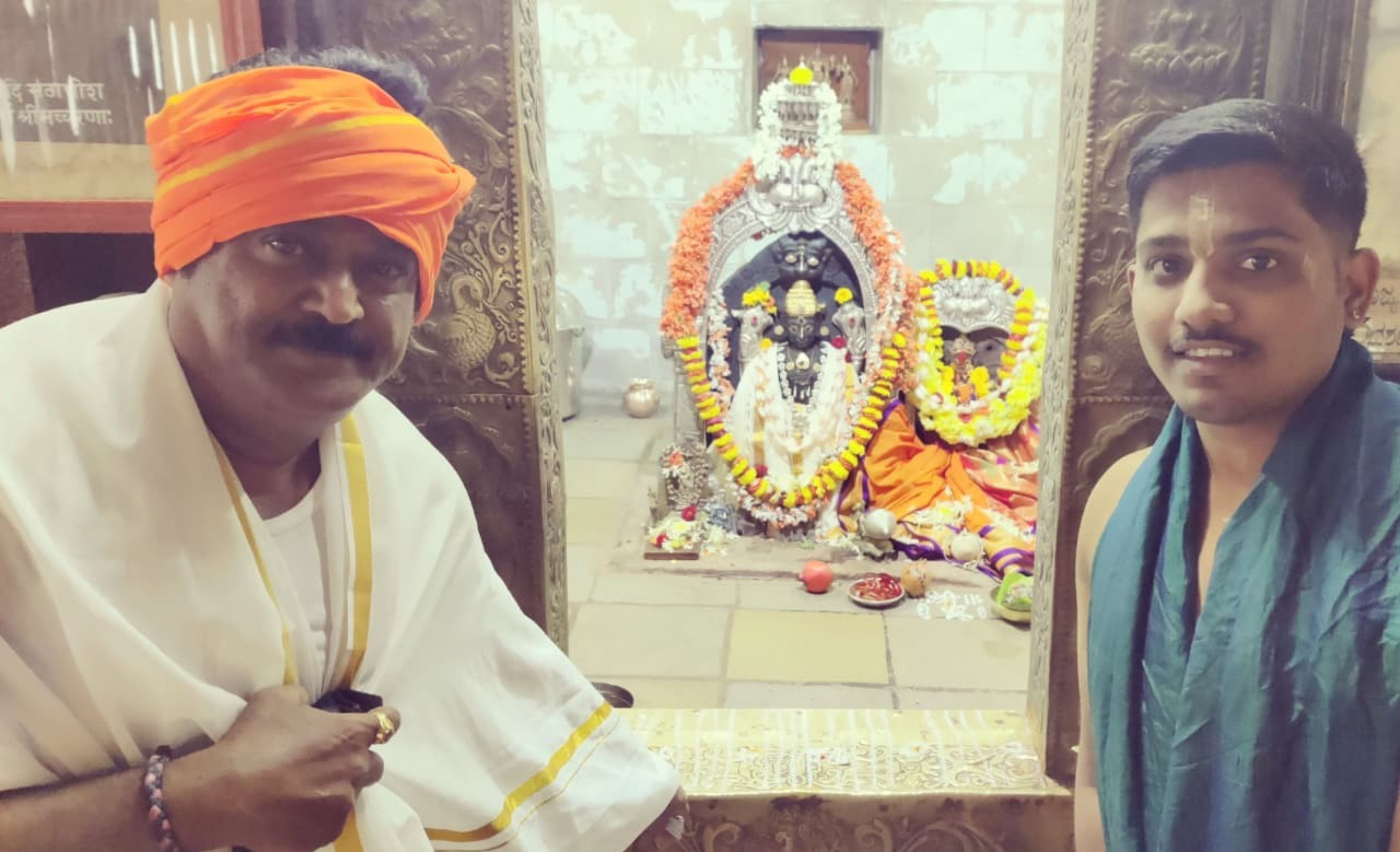 ಸಿರವಾರ ತಾಲ್ಲೂಕಿನ ಕಲ್ಲೂರು ಮಹಾಲಕ್ಷ್ಮಿ ದೇವಸ್ಥಾನಕ್ಕೆ ವರ್ಷಕ್ಕೊಮ್ಮೆ ಭೇಟಿ ನೀಡುವ ನಟ ರಾಜ್ಯಸಭಾ ಸದಸ್ಯ ಜಗ್ಗೇಶ