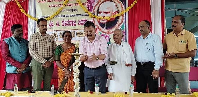 ದೇವರಾಜ ಅರಸು | ಭೂಸುಧಾರಣೆ ಕಾಯ್ದೆ ಪಿತಾಮಹ: ಎಚ್.ಮಲ್ಲಿಕಾರ್ಜುನ್ 
 