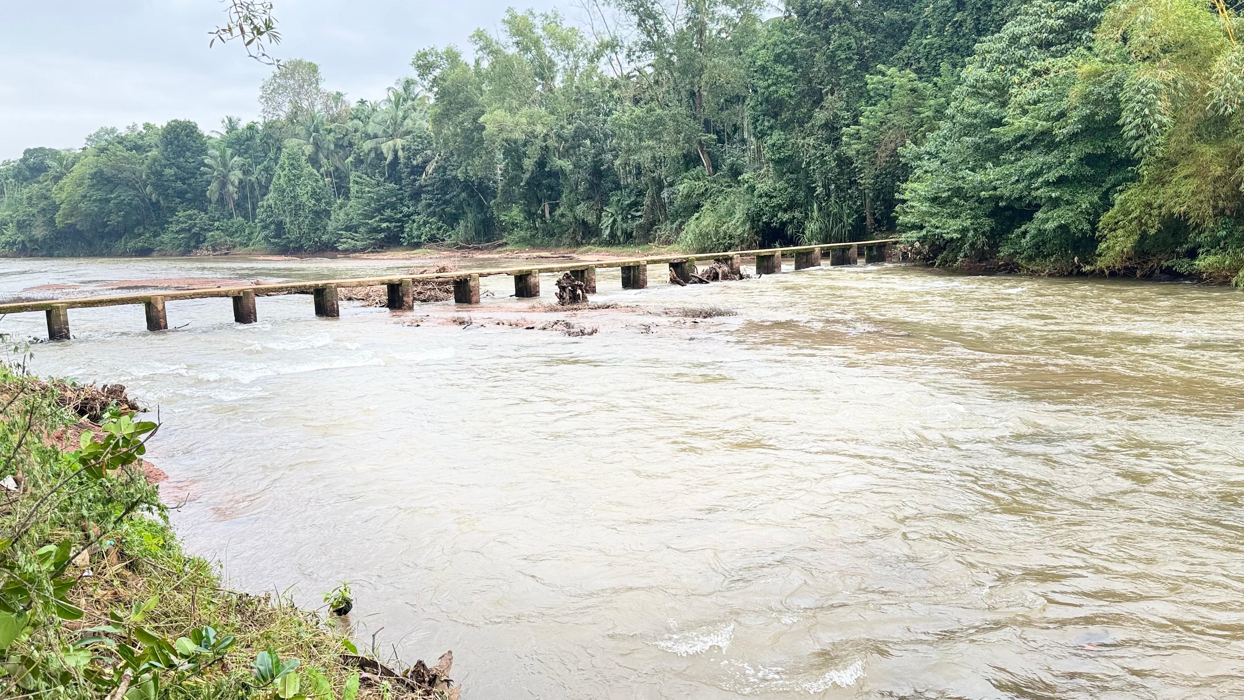 ಪುತ್ತೂರು ತಾಲ್ಲೂಕಿನ ಇರ್ದೆ ಗ್ರಾಮದಲ್ಲಿರುವ ಕಿರು ಸೇತುವೆ
