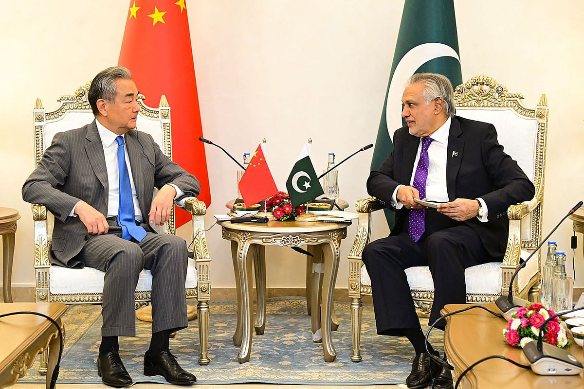 ಚೀನಾ-ಪಾಕ್‌ ವಿದೇಶಾಂಗ ಸಚಿವರ ಭೇಟಿ: ದ್ವಿಪಕ್ಷೀಯ ಬಾಂಧವ್ಯ ಕುರಿತು ಚರ್ಚೆ