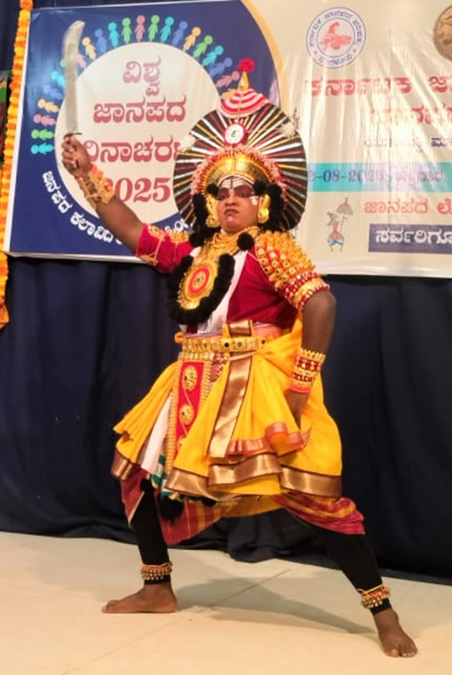 ಕಾರ್ಯಕ್ರಮದಲ್ಲಿ ಚನ್ನಪಟ್ಟಣದ ತೇಜಸ್ ಗೌಡ ಅವರು ನೀಡಿದ ಯಕ್ಷಗಾನ ಪ್ರದರ್ಶನ ಗಮನ ಸೆಳೆಯಿತು