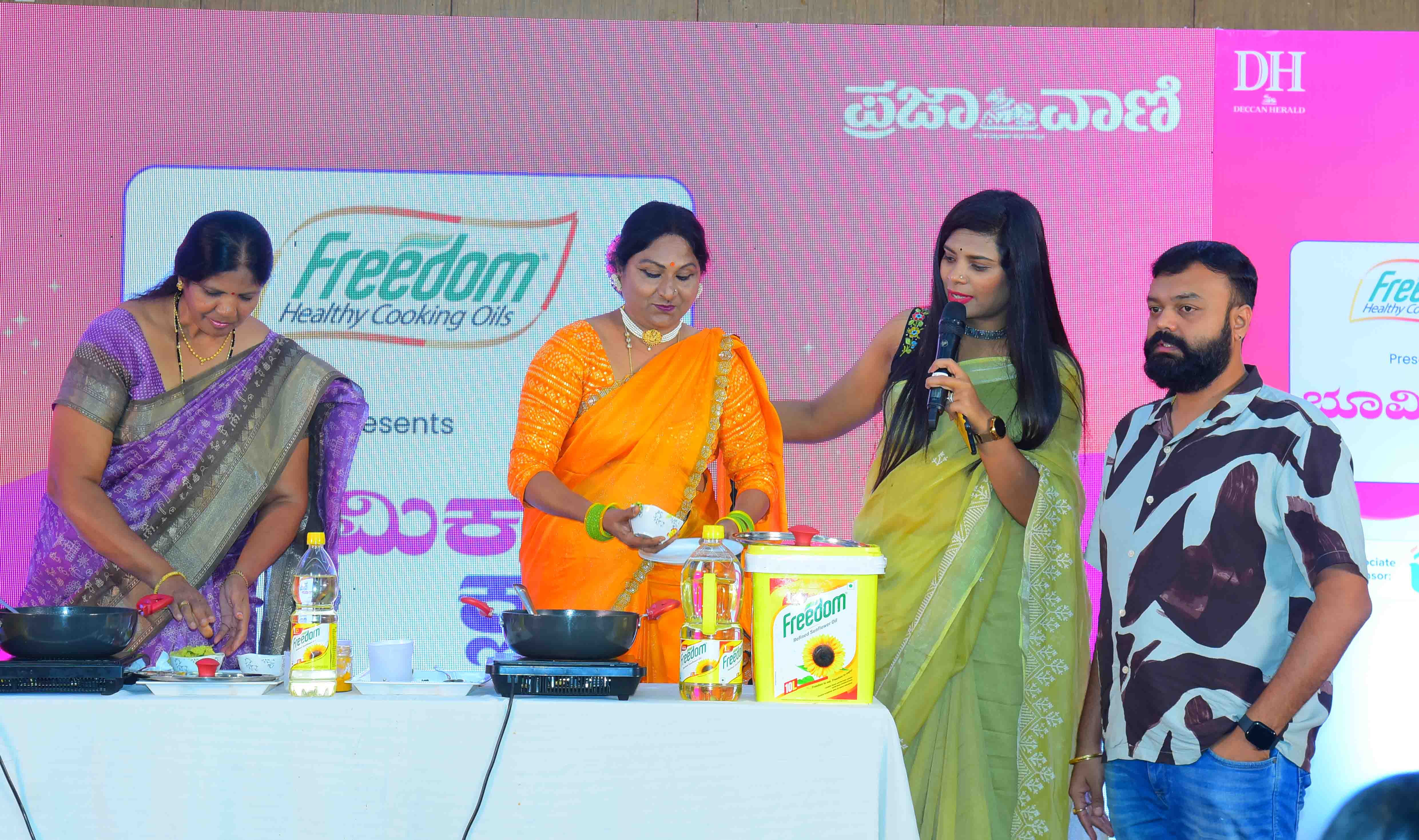ಅನಸೂಯಮ್ಮ ಹಾಗೂ ಹೇಮಲತಾ ಅವರು ಅಡುಗೆ ಸ್ಪರ್ಧೆಯಲ್ಲಿ ಭಾಗವಹಿಸಿದ್ದರು