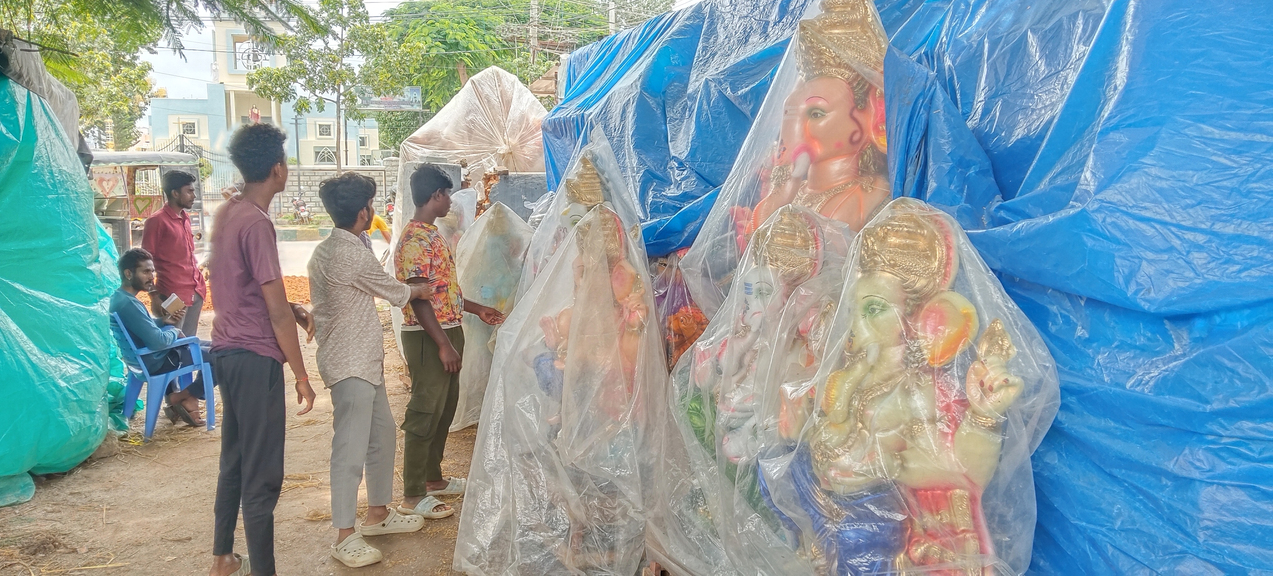 ಬಿಬಿ ರಸ್ತೆಯಲ್ಲಿ ಗಣೇಶ ಮಾರಾಟ