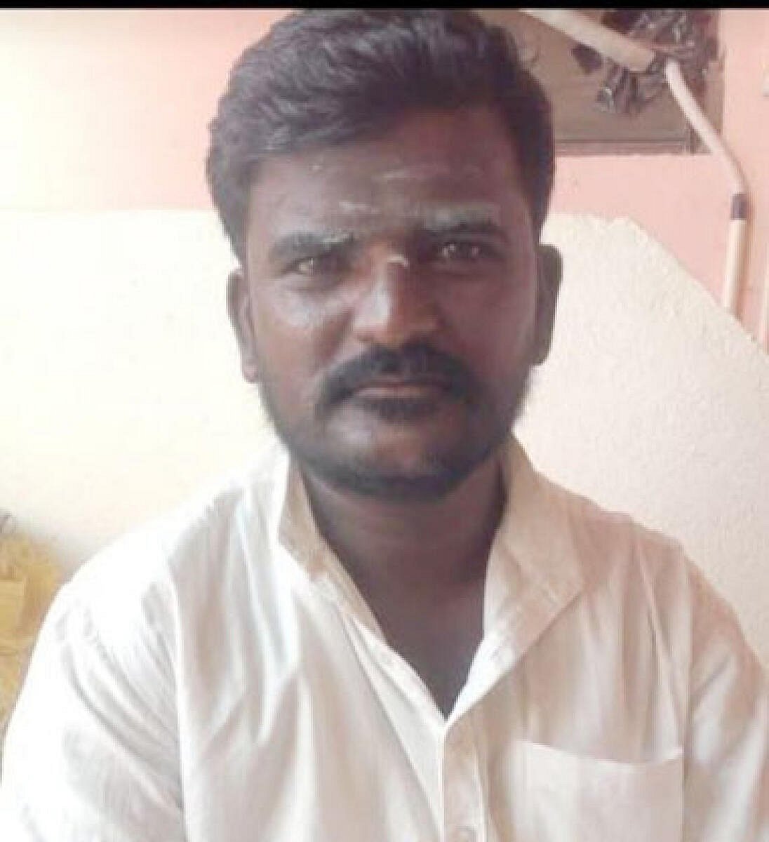 ಮುದ್ದೇಬಿಹಾಳ: ನದಿಯಲ್ಲಿ ಎತ್ತುಗಳ ಮೈತೊಳೆಯುವಾಗ ಮೊಸಳೆ ದಾಳಿ– ರೈತ ಸಾವು