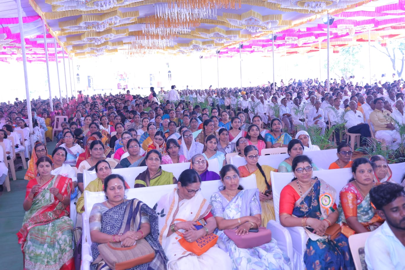 ಕಾರ್ಯಕ್ರಮದಲ್ಲಿ ಪಾಲ್ಗೊಂಡಿದ್ದ ಭಕ್ತರು