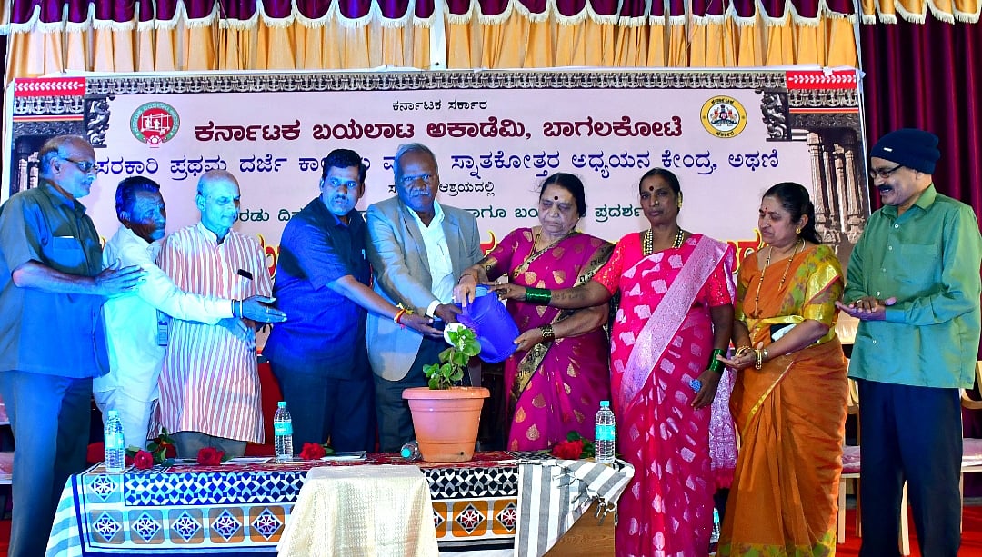 ಅಥಣಿ: ರಂಗಭೂಮಿ ಕಲೆ, ಕಲಾವಿದರಿಗೆ ಪ್ರೋತ್ಸಾಹ ಅಗತ್ಯ–ಕಲಾವಿದೆ ಮಲ್ಲವ್ವ ಮ್ಯಾಗೇರಿ
