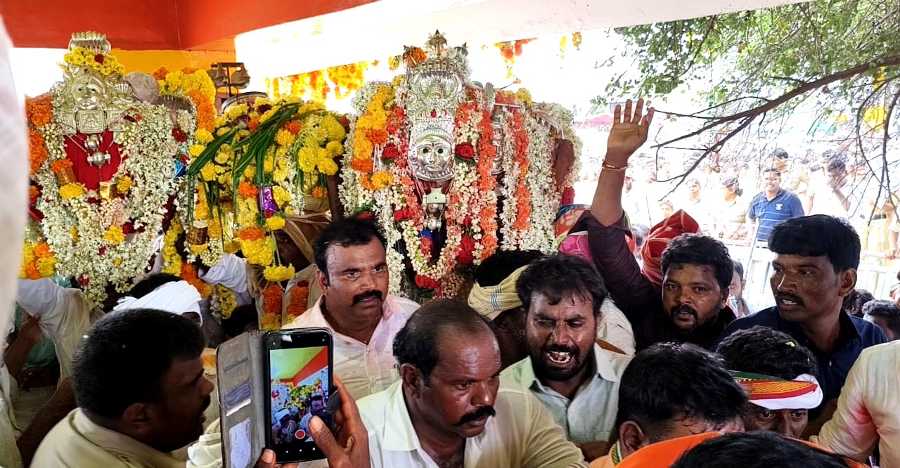 ಮಾರಮ್ಮದೇವಿ ಉತ್ಸವ ಮೂರ್ತಿ ತುಂಬಲಿಗೆ ಆಗಮಿಸಿದ ಕ್ಷಣ