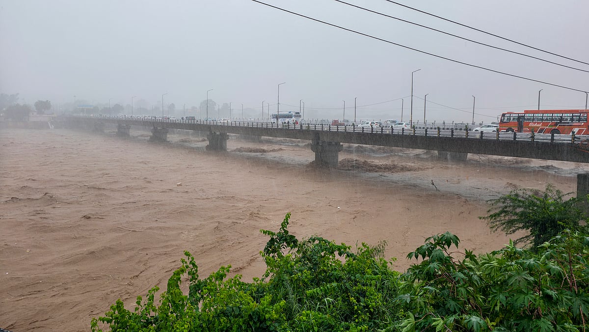 ಜಮ್ಮು–ಕಾಶ್ಮೀರದಲ್ಲಿ ಭಾರಿ ಮಳೆ, ಪ್ರವಾಹ; ವೈಷ್ಣೋದೇವಿ ಯಾತ್ರೆ ಸ್ಥಗಿತ