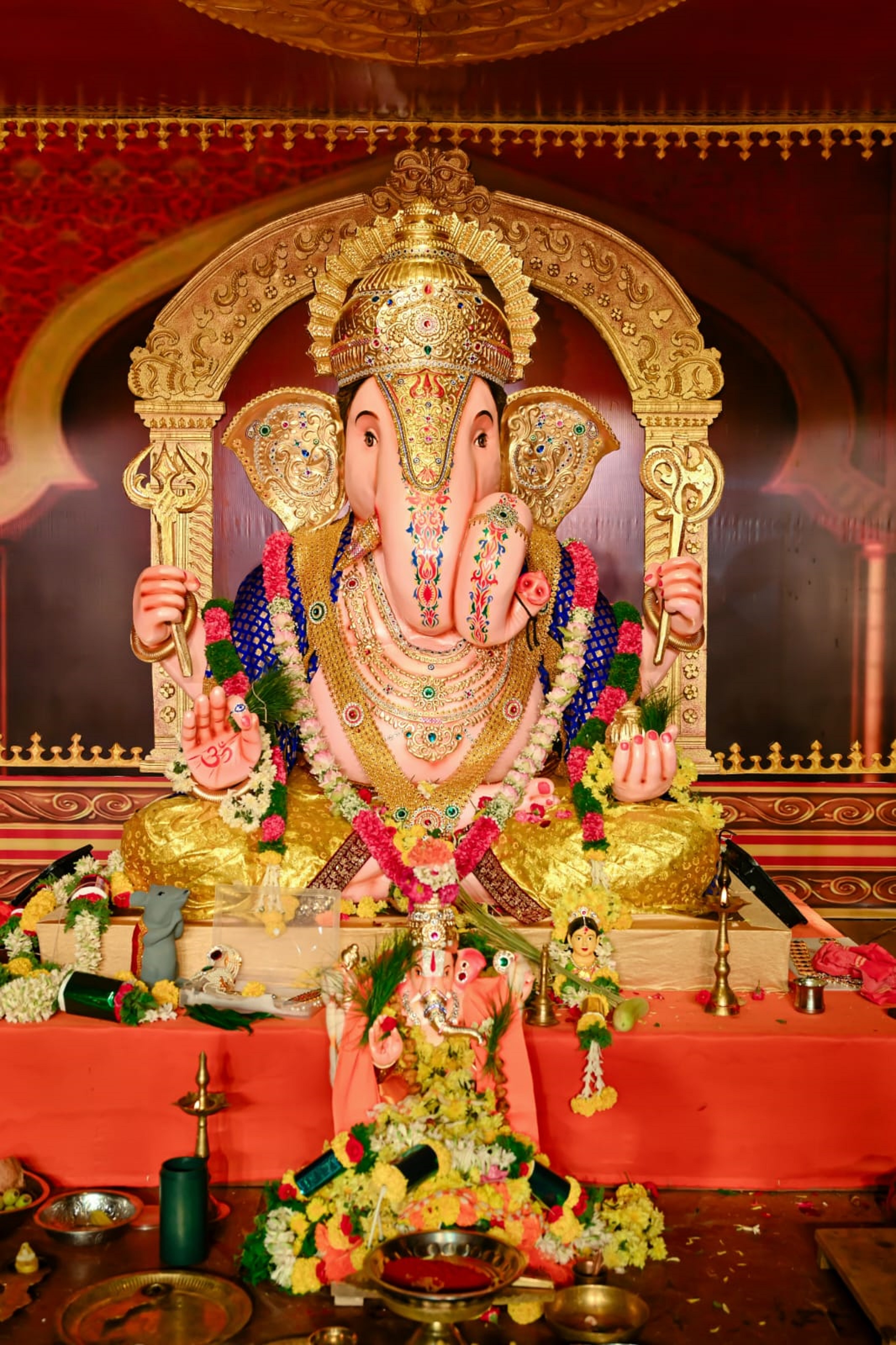 ಹೊಸದುರ್ಗದ ದುರ್ಗಾದೇವಿ ಮಂಟಪದಲ್ಲಿ ಪ್ರತಿಷ್ಠಾಪಿಸಿರುವ ವಿಘ್ನೇಶ್ವರ