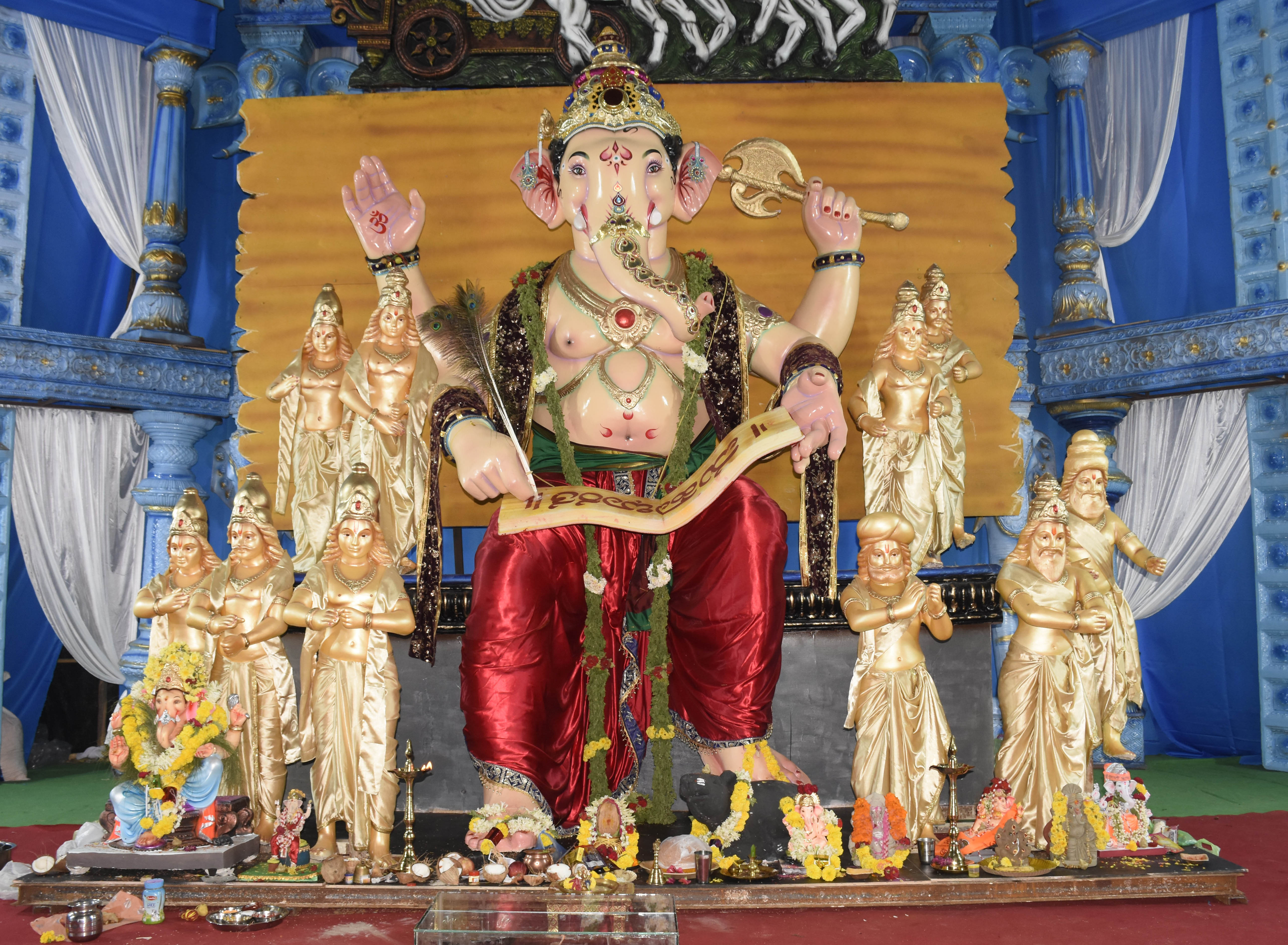 ಯಾದಗಿರಿಯಲ್ಲಿ ಪ್ರತಿಷ್ಠಾಪನೆ ಮಾಡಿರುವ ಹಿಂದೂ ಮಹಾಗಣಪತಿ ಮೂರ್ತಿ