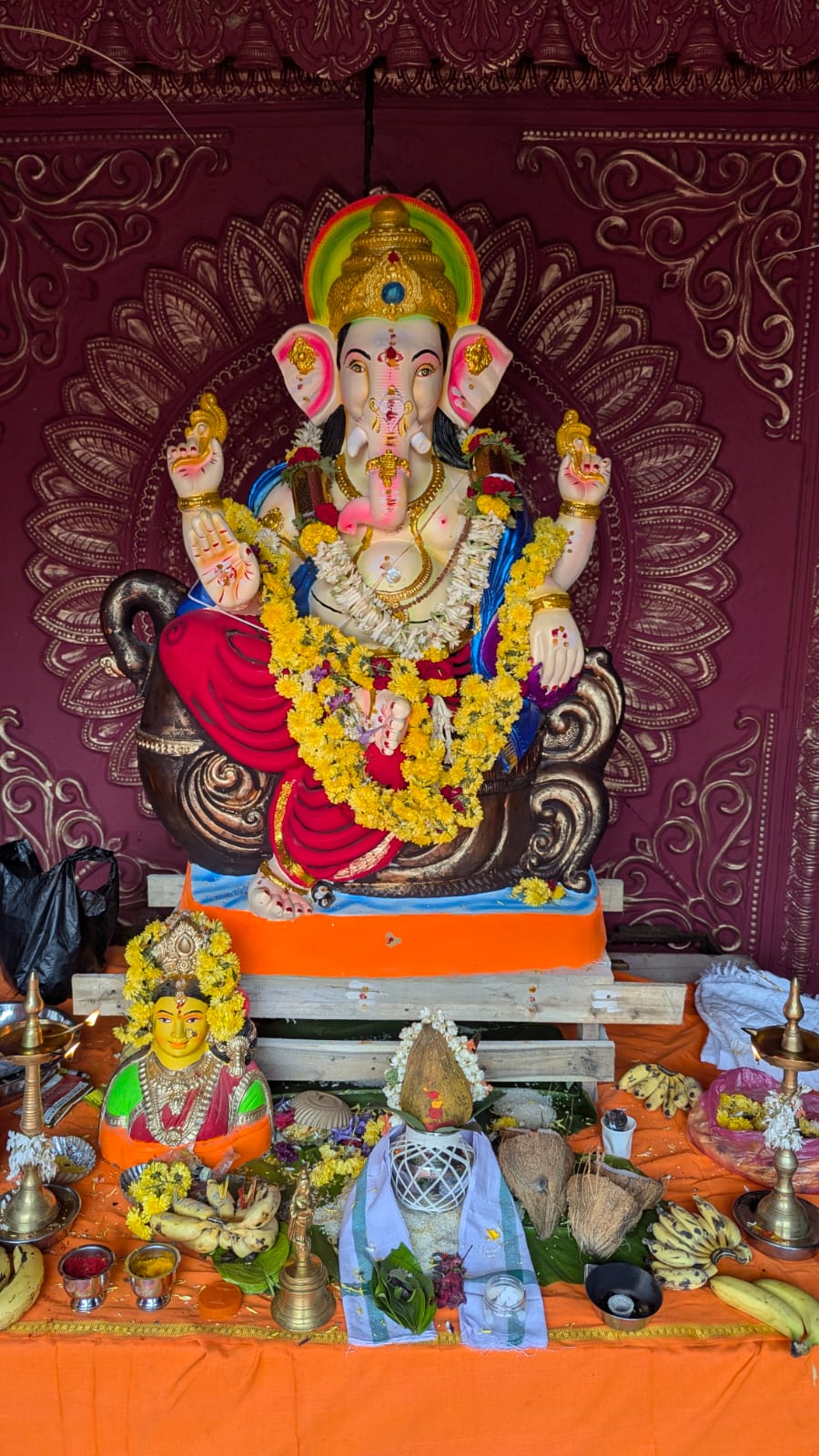 ನಗರದ ಮಾರಿಗುಡಿ ಬೀದಿಯಲ್ಲಿ ಪ್ರತಿಷ್ಠಾಪಿಸಿರುವ ಗಣಪತಿ ಮೂರ್ತಿ