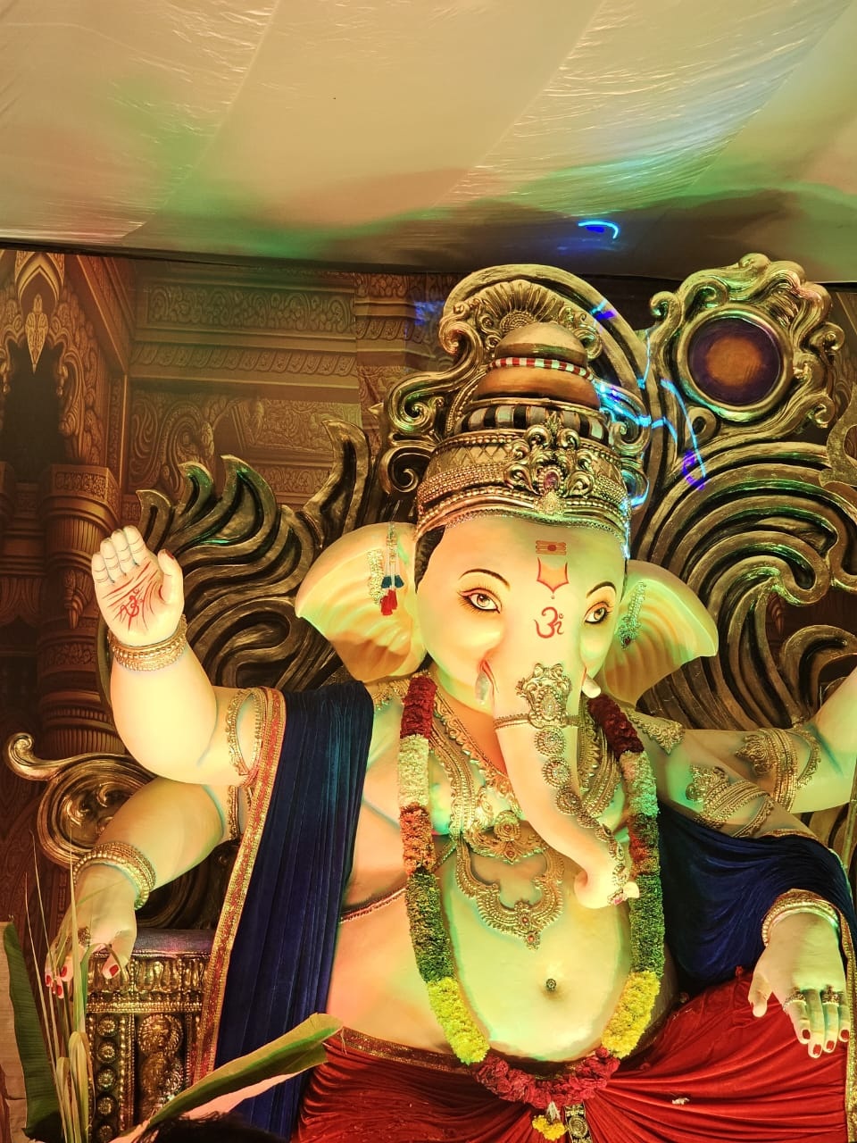 ಹೊಸಪೇಟೆಯ ಮೇನ್‌ಬಜಾರ್‌ನಲ್ಲಿ ಪೂಜಿಸಲಾಗುತ್ತಿರುವ ಹಿಂದೂ ಮಹಾಗಣಪತಿ