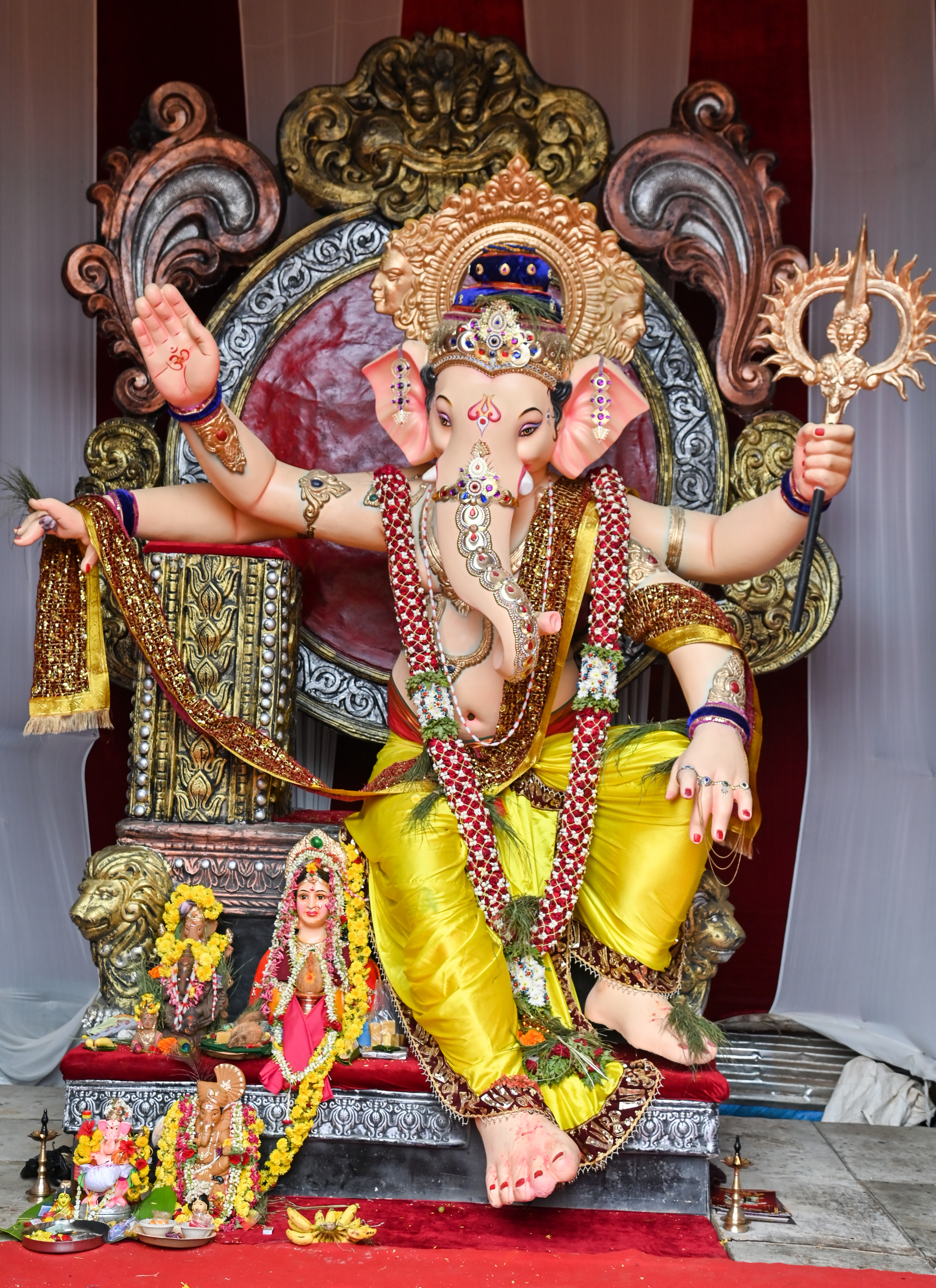 ಬೋಗಾದಿಯ ಚಾಮುಂಡೇಶ್ವರಿ ಯುವಕರ ಬಳಗವು ಪ್ರತಿಷ್ಠಾಪಿಸಿರುವ 22 ಅಡಿಯ ಗಣಪತಿ ಮೂರ್ತಿ