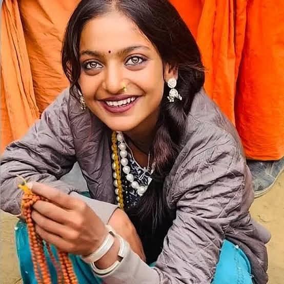 ಮಲಯಾಳಂ ಚಿತ್ರರಂಗಕ್ಕೆ ಕಾಲಿಟ್ಟ ‘ಕುಂಭಮೇಳದ ಸುಂದರಿ’ ಮೊನಾಲಿಸಾ