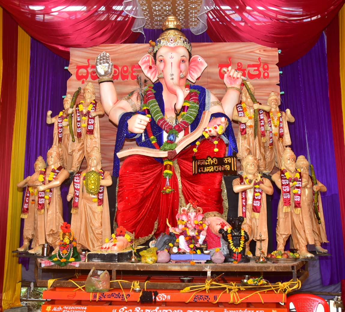 ಹಾವೇರಿಯ ಯಾಲಕ್ಕಿ ಓಣಿಯಲ್ಲಿ ಗಜಾನನ ಯುವಕ ಮಂಡಳಿಯಿಂದ ಪ್ರತಿಷ್ಠಾಪಿಸಲಾದ ಗಣಪತಿ ಮೂರ್ತಿ