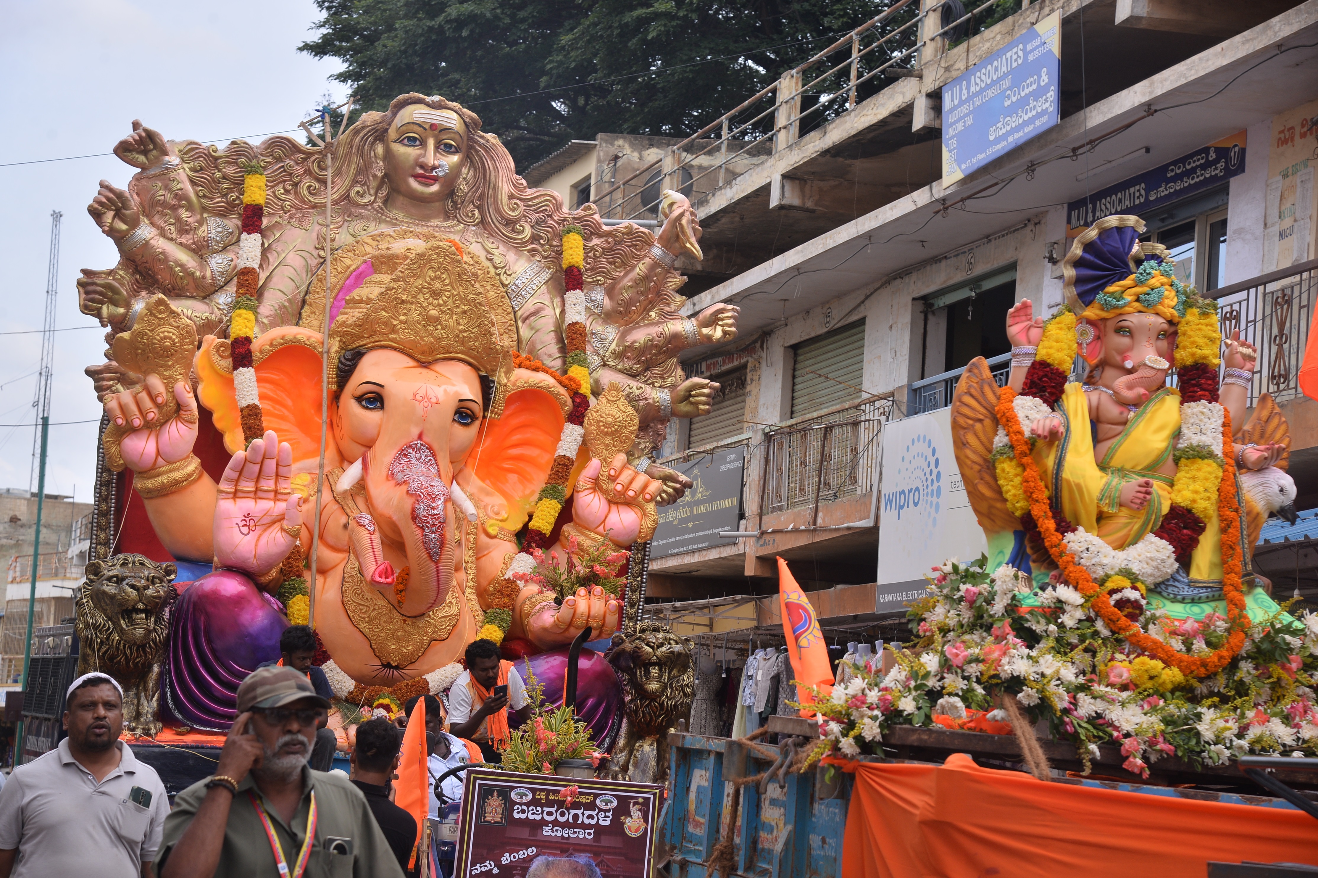 ಬಾಲಗಂಗಾಧರ ತಿಲಕ್ ವಿನಾಯಕ ವಿಸರ್ಜನಾ ಸಮಿತಿ ಪ್ರತಿಷ್ಠಾಪಿಸಿದ್ದ ಗಣೇಶ ವಿಗ್ರಹದ ಮೆರವಣಿಗೆ