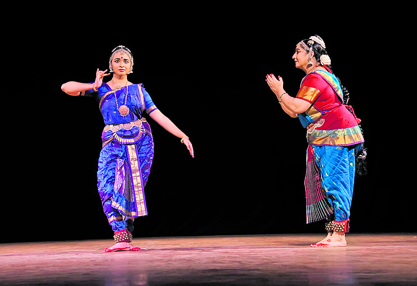 ಪೂಜಾ ಮತ್ತು ಕೃಪಾ ಫಡ್ಕೆ
