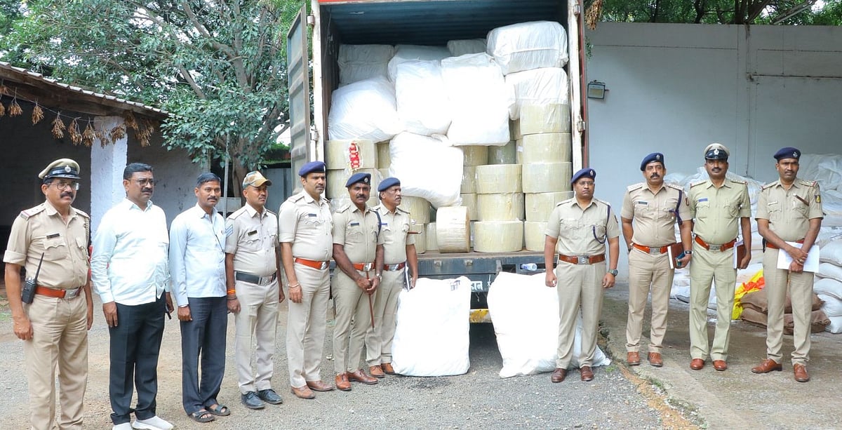 ಬೀದರ್‌: ₹2 ಕೋಟಿ ಮೌಲ್ಯದ ಅಕ್ರಮ ಗುಟ್ಕಾ ಜಪ್ತಿ; ಎಂಟು ಜನರ ಬಂಧನ