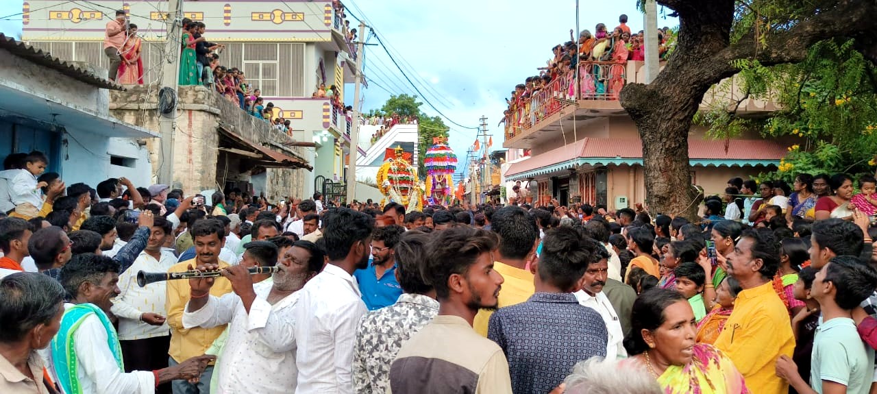 ಅದ್ದೂರಿ ರಥೋತ್ಸವಕ್ಕೆ ಸಾಕ್ಷಿಯಾಗುವ ಭಕ್ತರು (ಸಂಗ್ರಹ ಚಿತ್ರ)