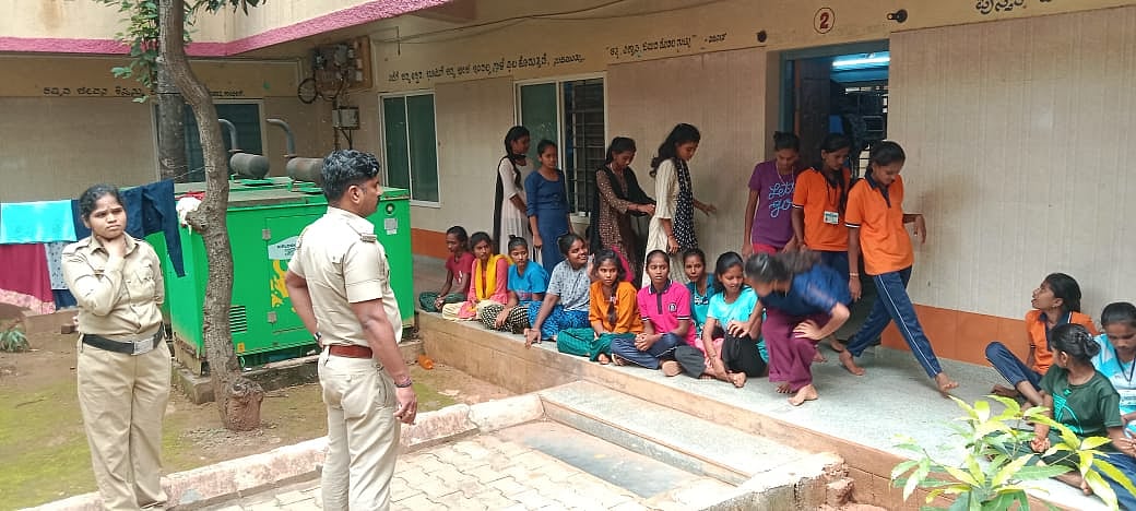 ಜಗಳೂರು ಹಾಸ್ಟೆಲ್‌ | ಬಯೋಮೆಟ್ರಿಕ್ ನಕಲಿ, ಮಾಂಸಾಹಾರ ಇಲ್ಲ: ಆರೋಪ