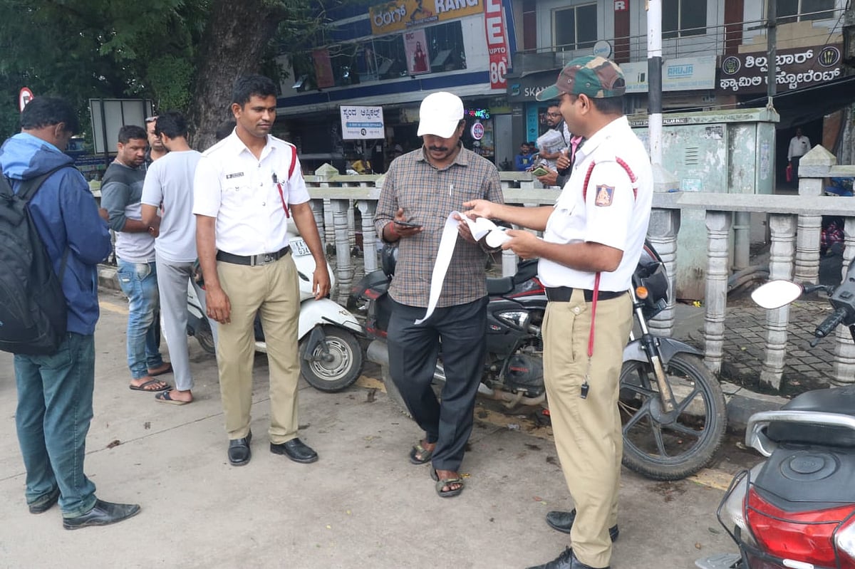 ಶಿವಮೊಗ್ಗ | ಸಂಚಾರ ನಿಯಮ ಉಲ್ಲಂಘನೆ: ಶೇ 50ರಷ್ಟು ರಿಯಾಯಿತಿ, ದಂಡ ಕಟ್ಟಲು ಪೈಪೋಟಿ