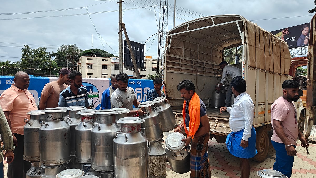 ಹಾವೇರಿ | ಟೆಂಡರ್ ನೀಡದಿದ್ದರೆ ಹಾಲು ಸಾಗಣೆ ಬಂದ್: ವಾಹನ ಚಾಲಕರಿಂದ ಎಚ್ಚರಿಕೆ
