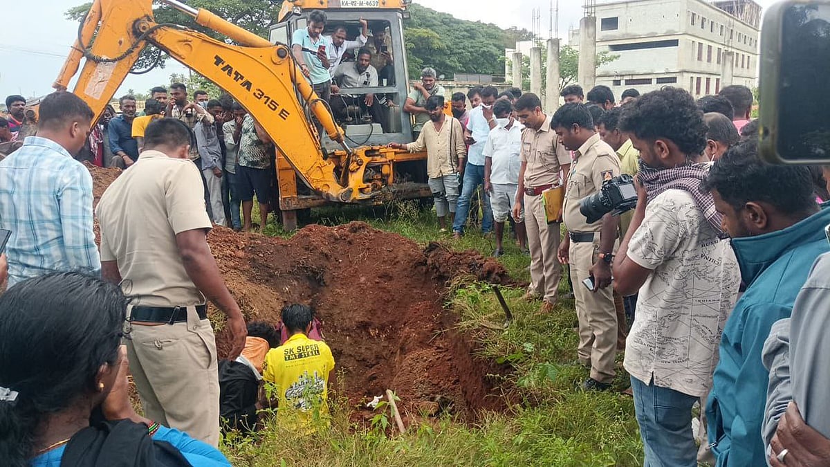 ಕಿಕ್ಕೇರಿ: ಡಿಎನ್‌ಎ ಪರೀಕ್ಷೆಗಾಗಿ ಹೂತಿದ್ದ ಶವ ಹೊರಕ್ಕೆ
