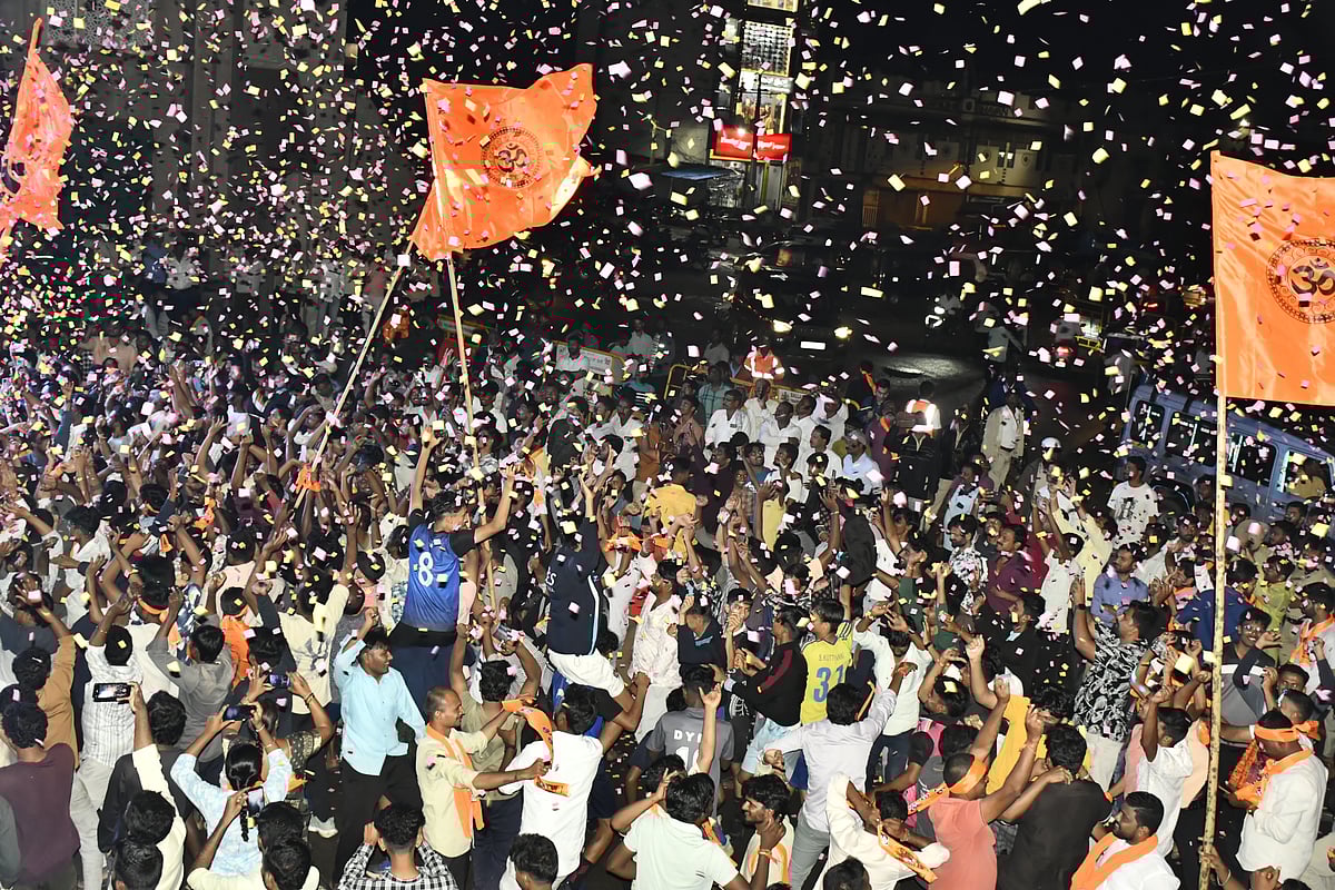 ಸೊರಬ | ಗಣೇಶ ಮೂರ್ತಿಗಳ ವಿಸರ್ಜನೆ: DJ ಸದ್ದಿಗೆ ಕುಸಿದು ಬಿದ್ದ ಪೊಲೀಸ್‌ ಅಧಿಕಾರಿ