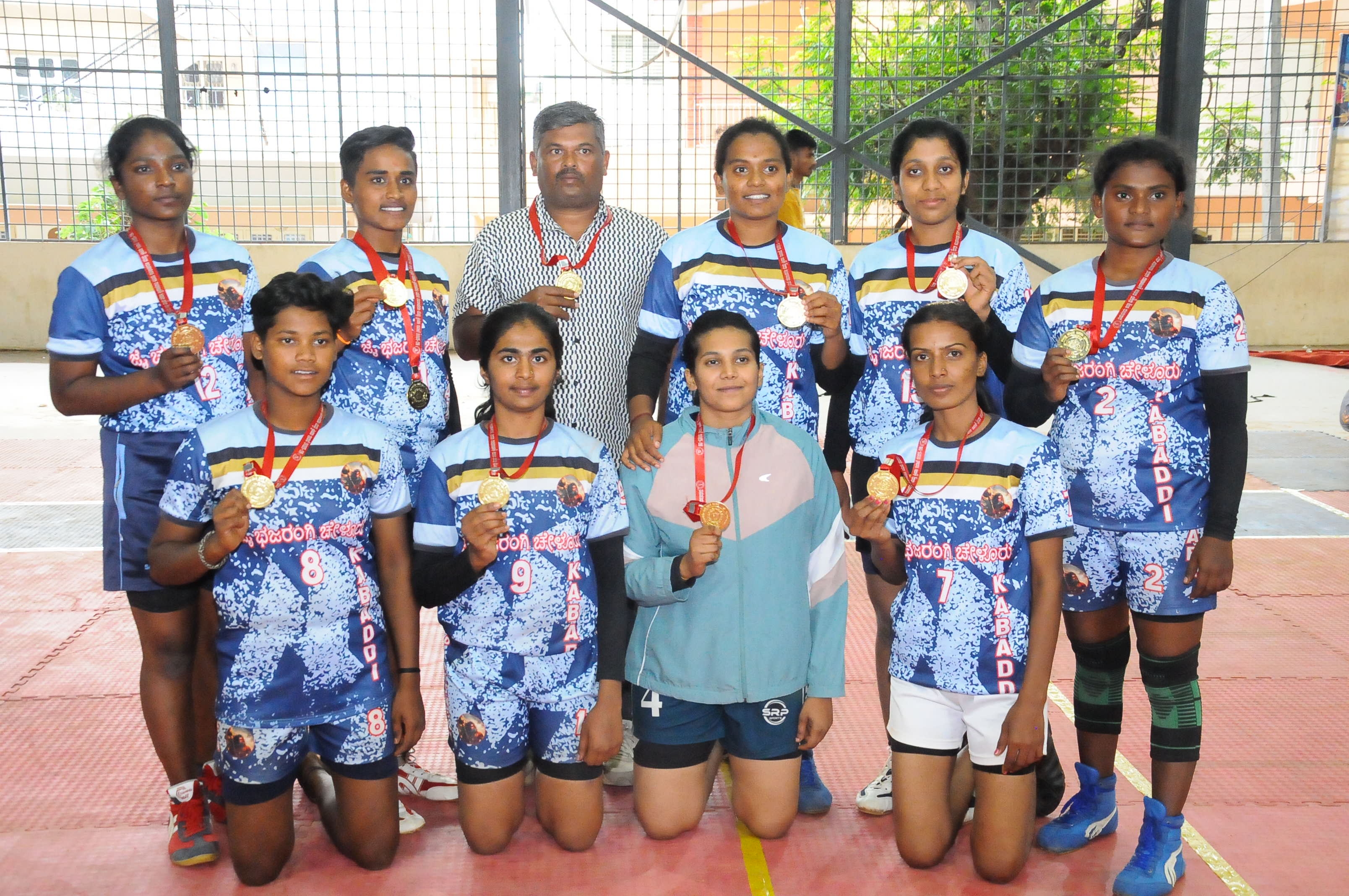 ಕಬಡ್ಡಿ ಪಂದ್ಯದಲ್ಲಿ ವಿಜೇತರಾದ ಗುಬ್ಬಿ ಮಹಿಳಾ ತಂಡ