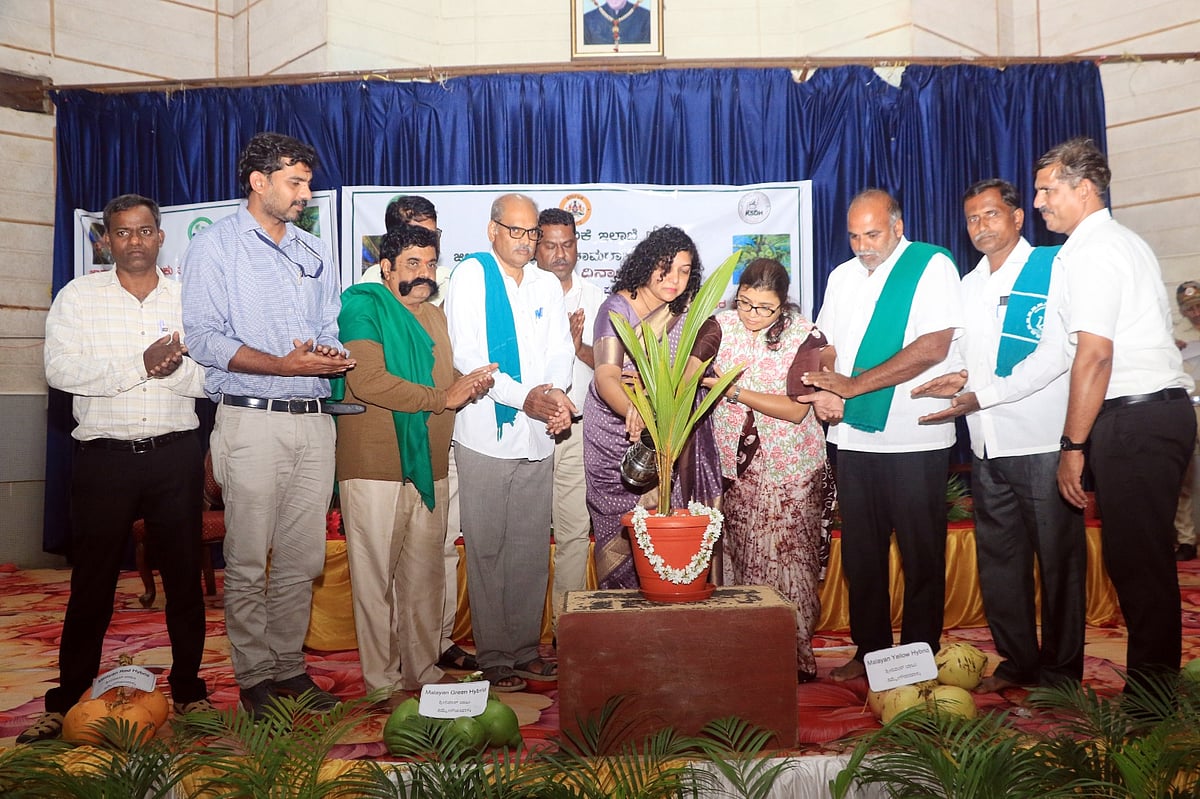 ಚಾಮರಾಜನಗರ |ತೆಂಗಿನ ಮೌಲ್ಯವರ್ಧನೆಯಿಂದ ಹೆಚ್ಚು ಲಾಭ: ಜಿಲ್ಲಾಧಿಕಾರಿ ಶಿಲ್ಪಾ ನಾಗ್