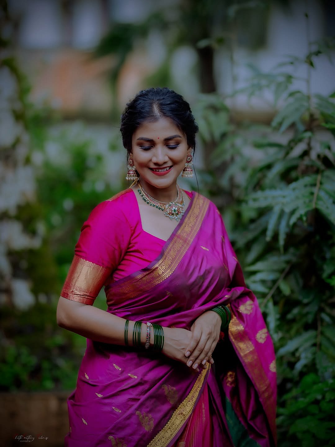 Visual Story ‌‌‌| ಗುಲಾಬಿ ಸೀರೆಯಲ್ಲಿ ಕಂಗೊಳಿಸಿದ ನಟಿ ಗೌತಮಿ ಜಾಧವ್