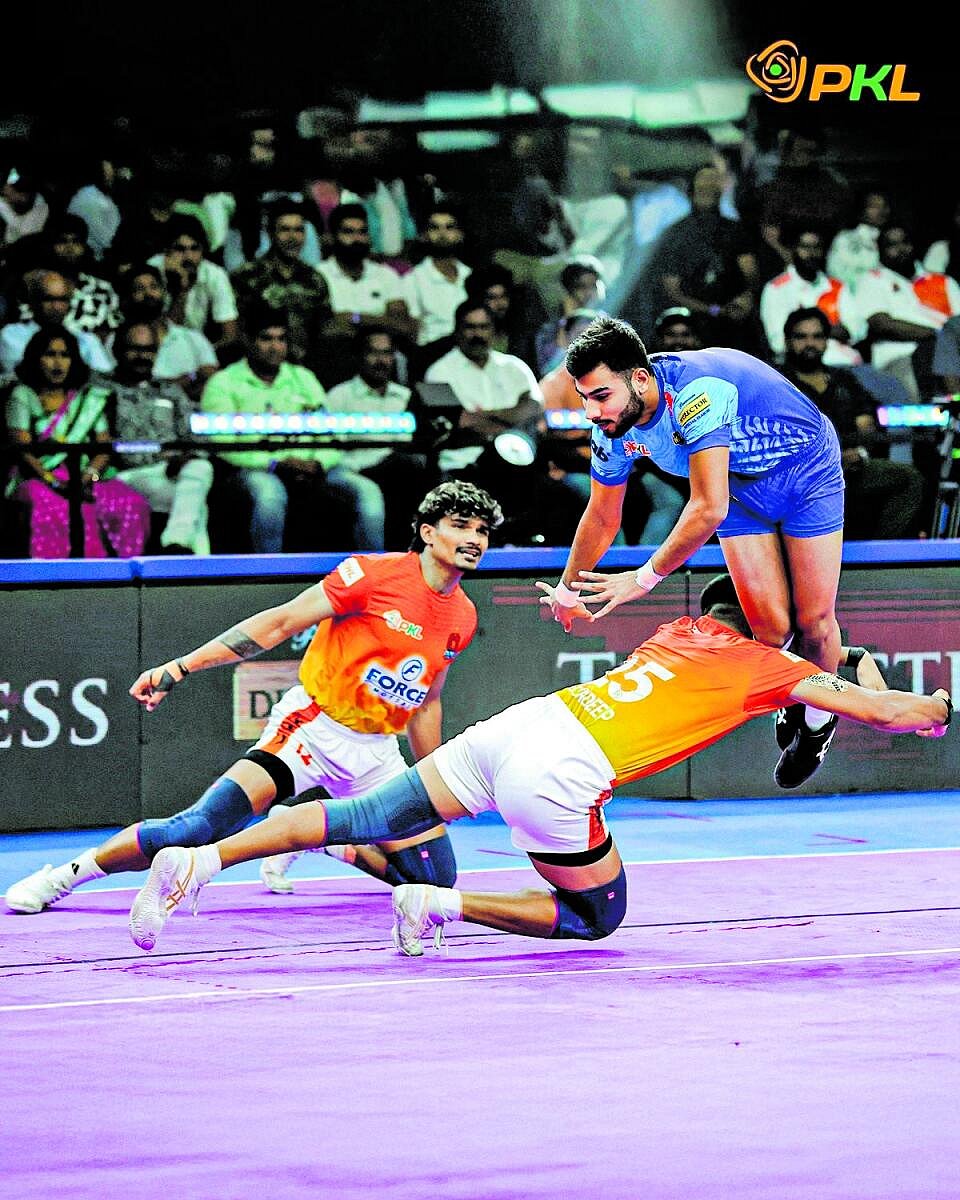 Pro Kabaddi League: ಪುಣೇರಿ ಪಲ್ಟನ್‌ಗೆ ಹ್ಯಾಟ್ರಿಕ್‌ ಜಯ