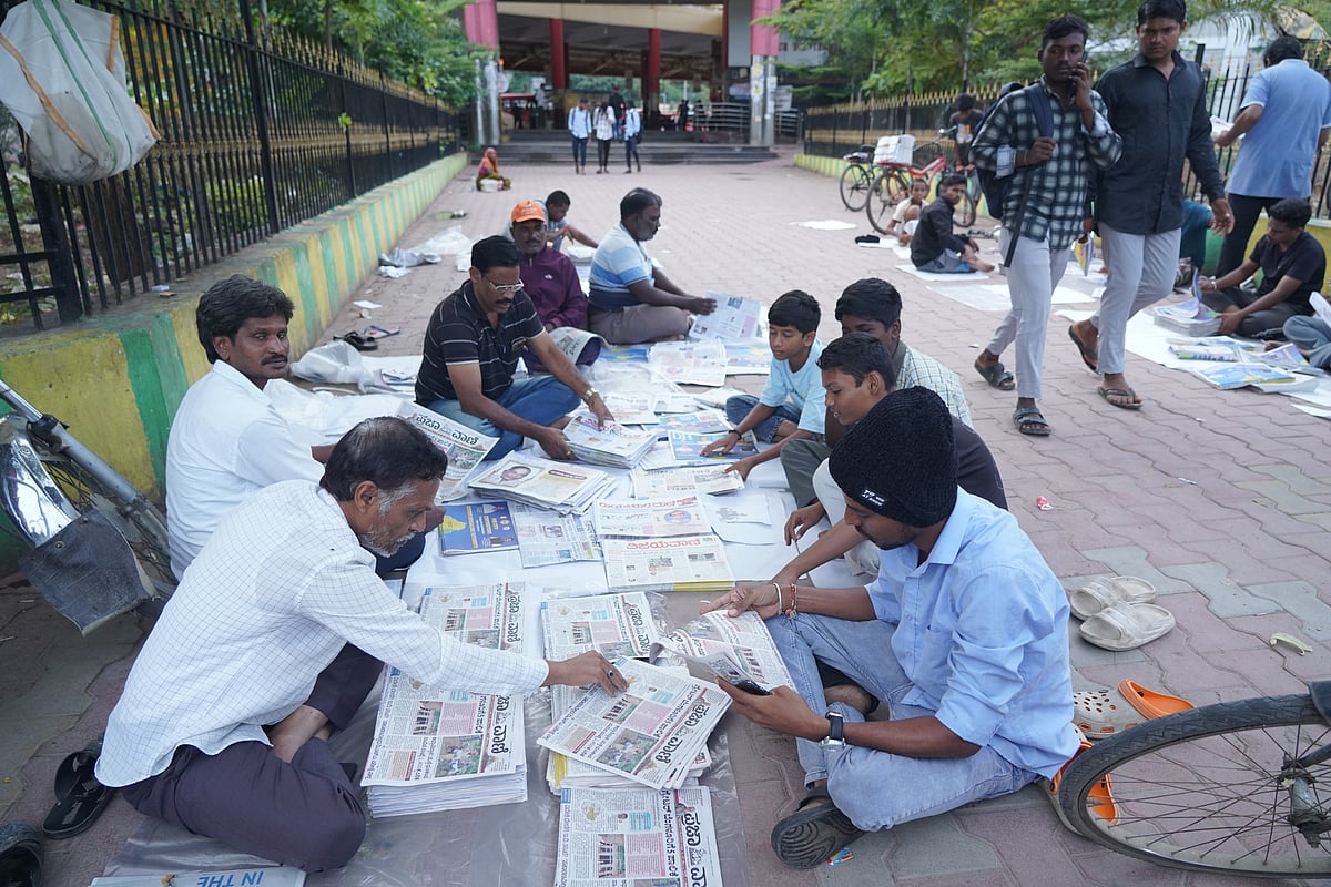 ಕಠಿಣ ಪರಿಶ್ರಮದ ಸಾರ್ಥಕ ಸೇವೆಯ ವಿತರಕರು