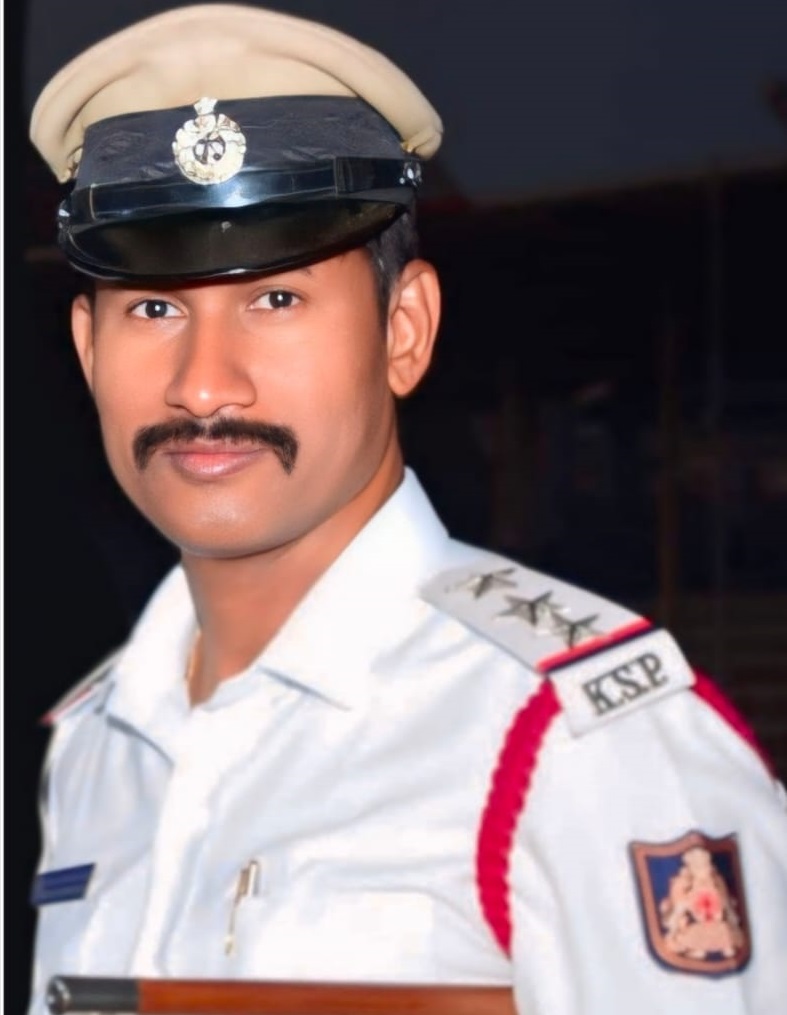 ನೆಲವಾಗಲು ಮಂಜುನಾಥ್