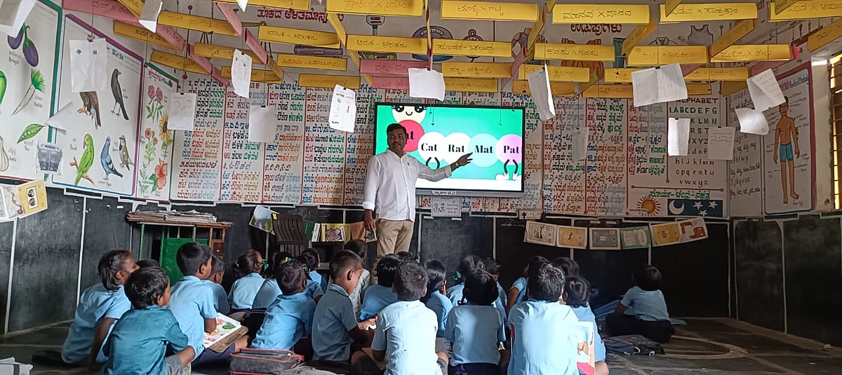 ಬಳ್ಳಾರಿ: ನವೀನ ಚಿಂತನೆಯ ಶಿಕ್ಷಕ ಮಹಾಂತೇಶ್‌ಗೆ ರಾಜ್ಯ ಪ್ರಶಸ್ತಿ ಗರಿ 