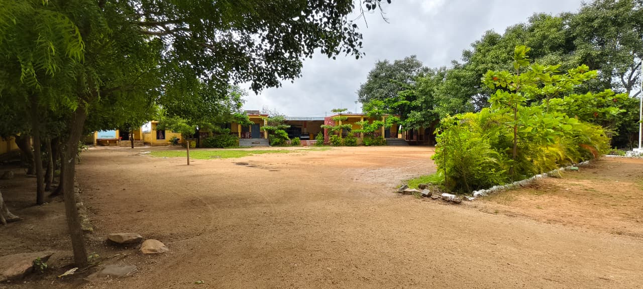ಲಿಂಗಸುಗೂರು ತಾಲ್ಲೂಕಿನ ಯರಡೋಣಾ ಸರ್ಕಾರಿ ಪ್ರೌಢಶಾಲೆ ಒಳನೋಟ