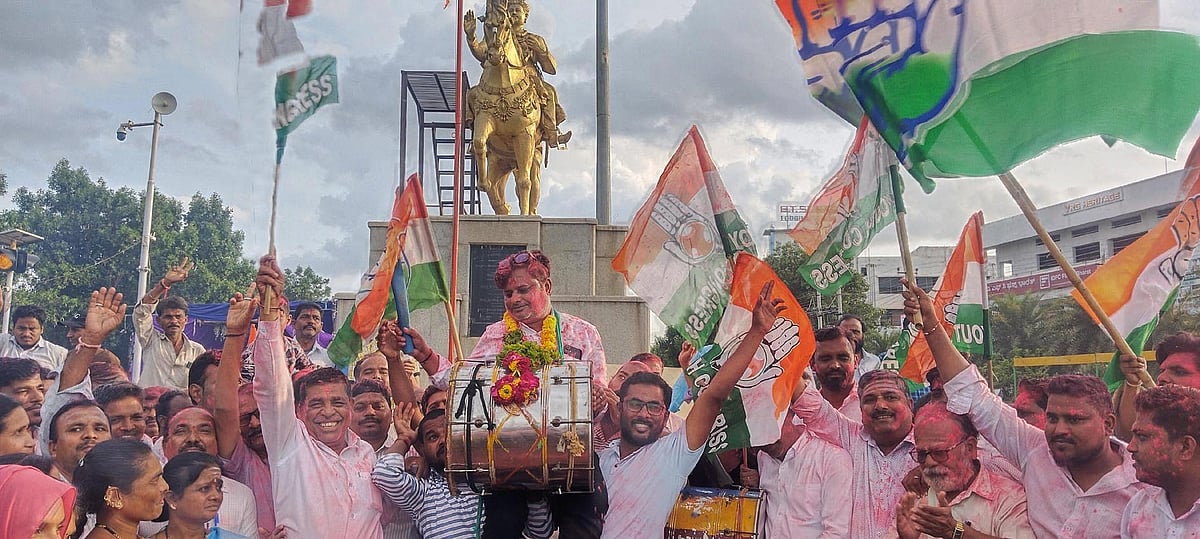 ಸಿಂದಗಿ ನಗರಸಭೆಯಾಗಿ ಮೇಲ್ದರ್ಜೆಗೆ; ವಿಜಯೋತ್ಸವ