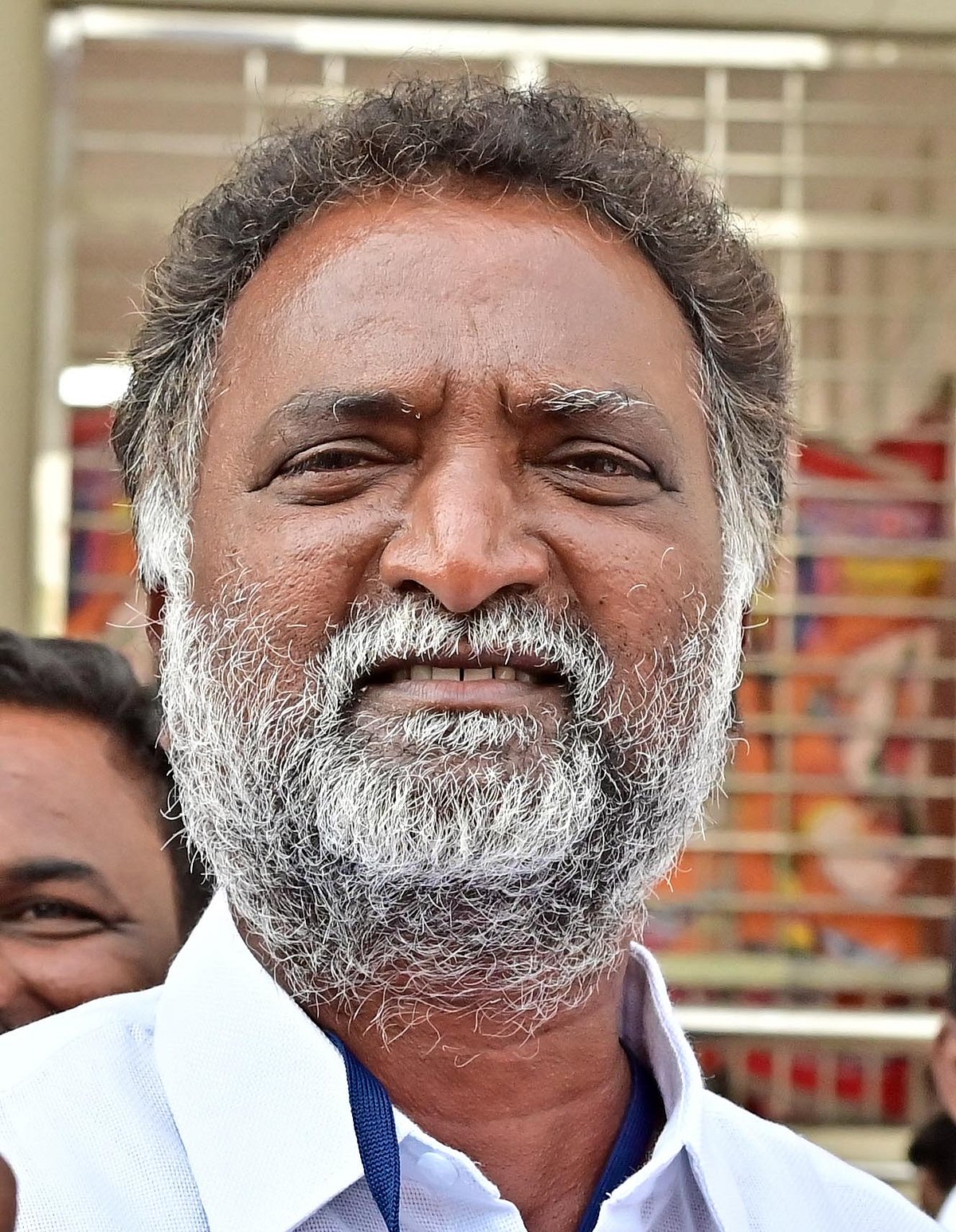 ಗ್ಯಾರಂಟಿ | ಸರ್ಕಾರಿ ಶಾಲೆ ವಿದ್ಯಾರ್ಥಿಗಳ ಪಾಲಕರಿಗೆ ಆದ್ಯತೆ ನೀಡಿ: ಬಸವಂತಪ್ಪ