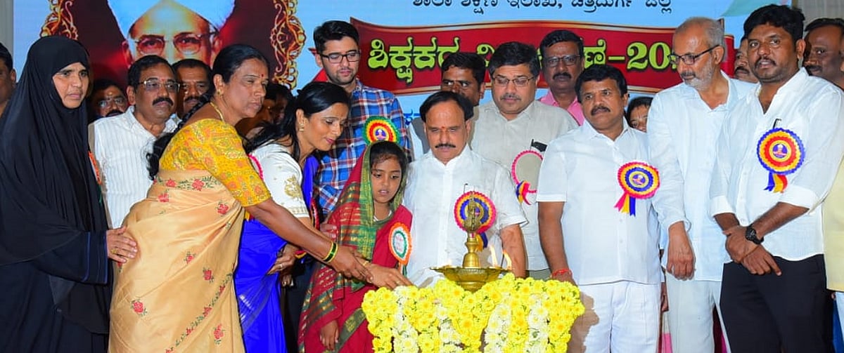 ಚಿತ್ರದುರ್ಗ | ಮಾಡು ಇಲ್ಲವೇ ಮಡಿಯಂತೆ ಕಾರ್ಯ ನಿರ್ವಹಿಸಿ: ಸಚಿವ ಡಿ.ಸುಧಾಕರ್‌ 