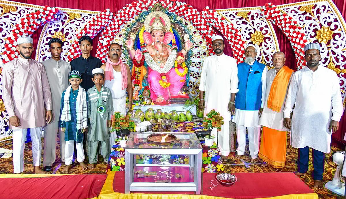 ಕೊಪ್ಪಳ | ಮುಸ್ಲಿಂರಿಂದ ಗಣೇಶ ಮೂರ್ತಿ ಪೂಜೆ: ಹಿಂದೂಗಳಿಂದ ಈದ್‌ಗೆ ಅನ್ನಸಂತರ್ಪಣೆ