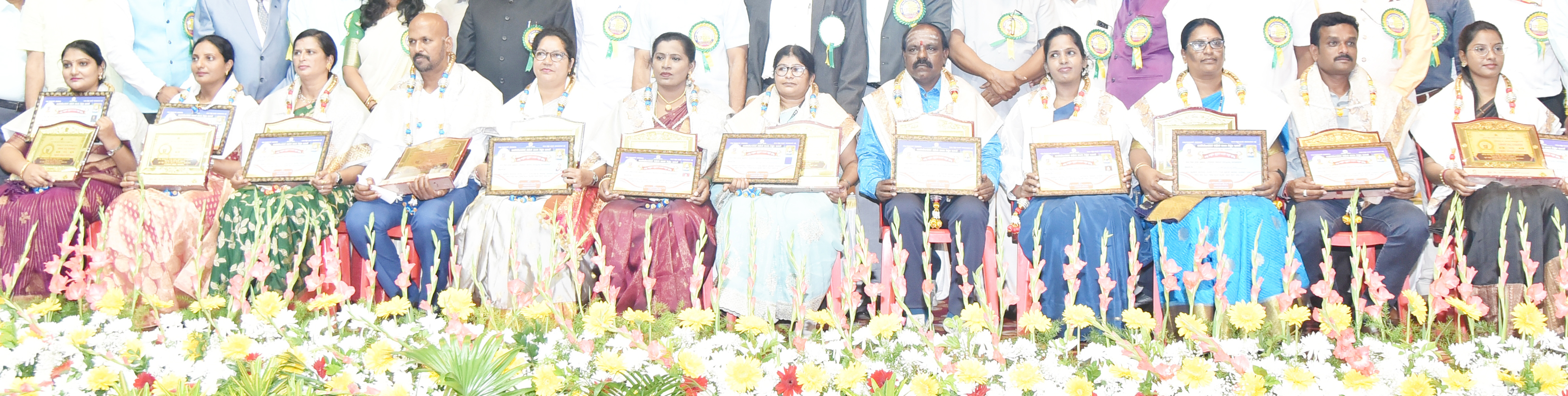 ತುಮಕೂರಿನಲ್ಲಿ ಶುಕ್ರವಾರ ರಾಧಾಕೃಷ್ಣನ್‌ ಜನ್ಮದಿನದ ಕಾರ್ಯಕ್ರಮದಲ್ಲಿ ರುಪ್ಸಾ ವತಿಯಿಂದ ಖಾಸಗಿ ಶಾಲೆ ಶಿಕ್ಷಕರನ್ನು ಸನ್ಮಾನಿಸಲಾಯಿತು